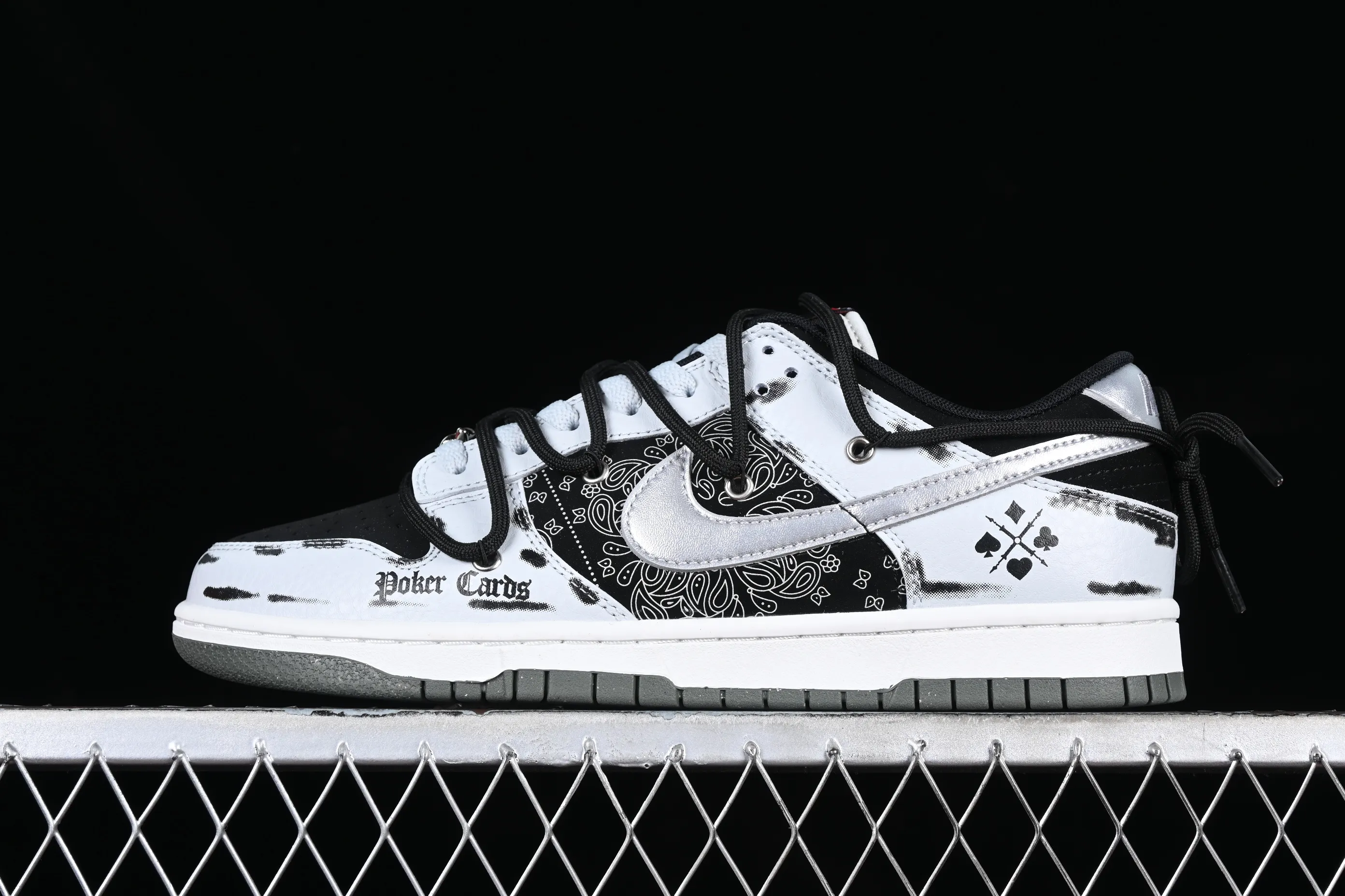 All Categories Nk SB Dunk Series Nk SB Dunk Low Low-top sneakers Nk Dunk Low Sanci Lab Dark Poker Old Dirty Shoes Premium Gray Cashew Pattern SB Strap Low-top Casual Shoes DM0108-001